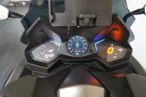 Kymco AK 550 Scooter 550i, Akrapovic, Digital Dash, Navi-houder, Key-less – foto 2