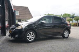 Peugeot 208 1.2 PureTech Style, Clima, CC, Navi, PDC, Bluetooth, Trekhaak – foto 4