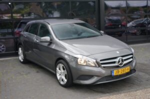 Mercedes-Benz A-Klasse 180, Navi, PDC, Sportstoelen, Airco, CC, Zwarte hemel – foto 6