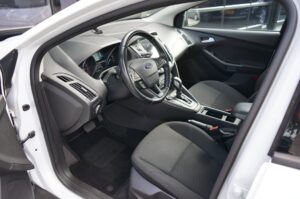 Ford Focus 1.0 Automaat, PDC, Navi, Winter pakket, Airco, Trekhaak, CC – foto 13