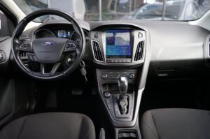 Ford Focus 1.0 Automaat, PDC, Navi, Winter pakket, Airco, Trekhaak, CC – foto 2