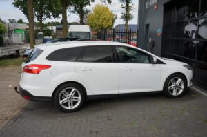 Ford Focus 1.0 Automaat, PDC, Navi, Winter pakket, Airco, Trekhaak, CC – foto 23