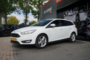 Ford Focus 1.0 Automaat, PDC, Navi, Winter pakket, Airco, Trekhaak, CC – foto 7