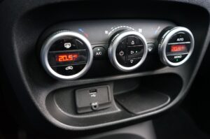 Fiat 500L 0.9 TwinAir Lounge, Panodak, CC, Clima, Trekhaak, Navi – foto 19