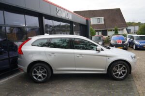 Volvo XC60 D4 Ocean Race | Leder | Navi | Automaat – foto 9